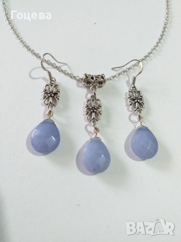 Прекрасен комплект обеци и колие с нежния Аквамарин  капка и орнаменти в цвят Сребро 