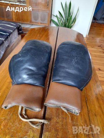 Стари боксови ръкавици, снимка 5 - Бокс - 43989807