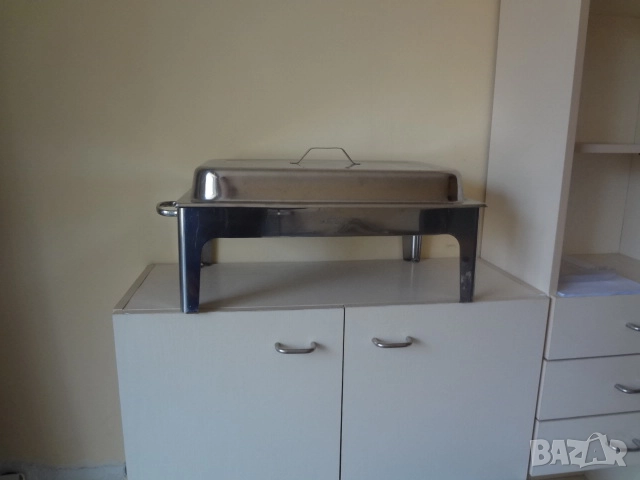 Голяма иноксова тава с капак и стойка