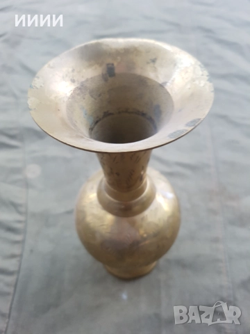 Месингова ваза