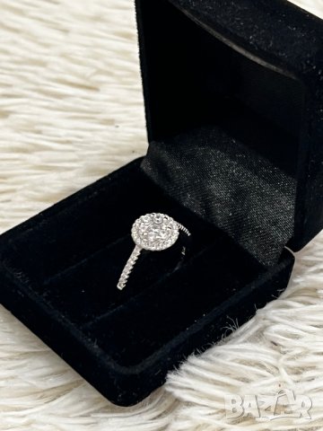 Сребърен пръстен с камъчета от цирконий