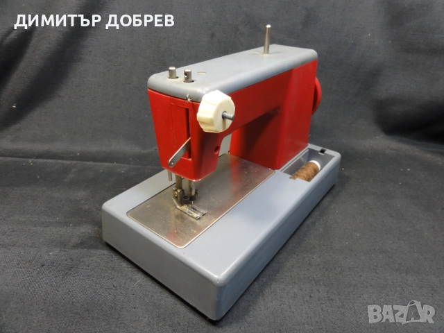 СТАРА РЕТРО СОЦ СССР МЕХАНИЧНА ИГРАЧКА ШЕВНА МАШИНА, снимка 2 - Колекции - 51932844