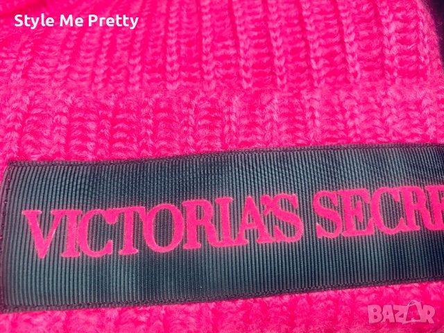 Оригинална шапка или шал Victoria’s Secret Pom Pom , снимка 10 - Шапки - 27276803