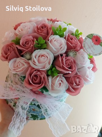 Голям букет със двайсет и седем сапунени рози, снимка 2 - Подаръци за жени - 40295535