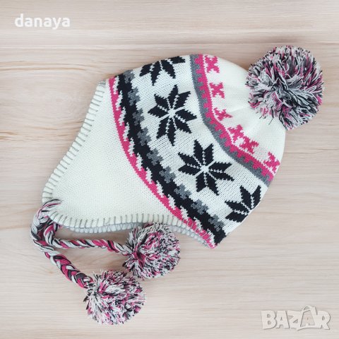 3275 Дамска зимна плетена шапка Снежинки, снимка 2 - Шапки - 38917952