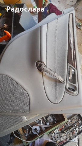 Продавам кори за врати на mercedes c clas w203