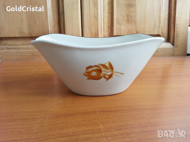 Български порцелан сосиера купа