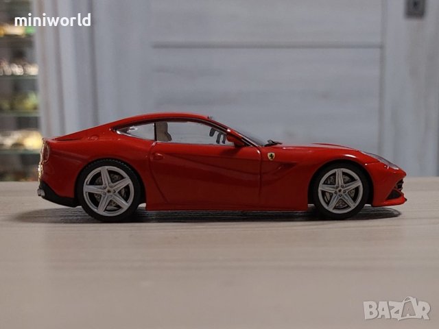Ferrari F12 Berlinetta 2012 - мащаб 1:43 на IXO/Altaya моделът е нов в кутия, снимка 5 - Колекции - 43620690