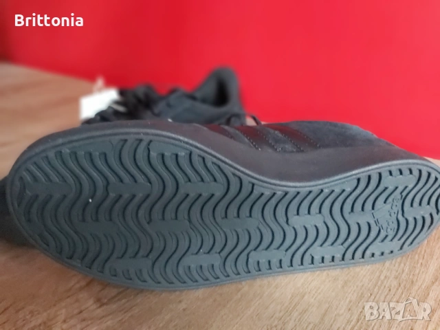 Чисто нови Adidas VL Court 3 Велур, снимка 7 - Маратонки - 53578361
