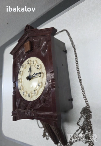 Стар руски часовник с кукувица Маяк, снимка 2 - Антикварни и старинни предмети - 53500396