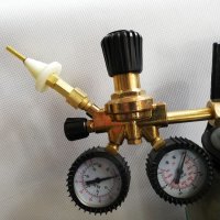 Хелий редуцир-вентил с 2 часовника+накрайник за надуване на балони , снимка 2 - Други машини и части - 32287477