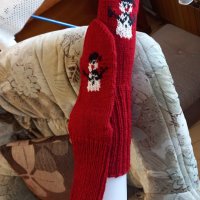 Ръчно плетени Коледни чорапи размер 38, снимка 1 - Дамски чорапи - 43458453