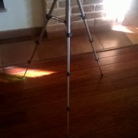 стойка за фотоапарат трипод, с нивелир и телескопични крака, снимка 2 - Чанти, стативи, аксесоари - 27424701
