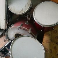 Продавам комплект барабани Тактон - червени, снимка 1 - Ударни инструменти - 37396103