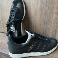 Дамски обувки Adidas, снимка 1 - Кецове - 43000418