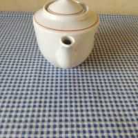 порцеланов чайник D.P.R.K., снимка 3 - Аксесоари за кухня - 36560516