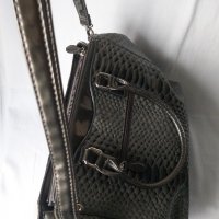 Страхотна Дамска чанта имитираща Змийска кожа, снимка 16 - Чанти - 40121642