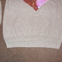 Пуловер H&M за 8-10 г. с пайети, снимка 4 - Детски пуловери и жилетки - 32345158