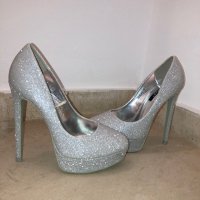 Сребристи токчета , снимка 5 - Дамски елегантни обувки - 43868616