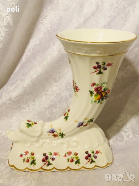 порцеланова ваза ритон , снимка 1