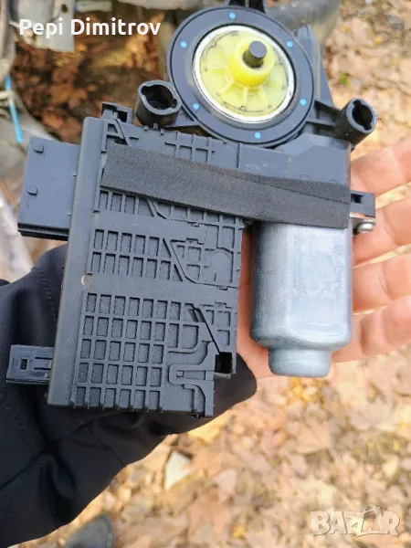 Моторче предно ляво стъкло Citroën C4 Picasso 9682495880 , снимка 1