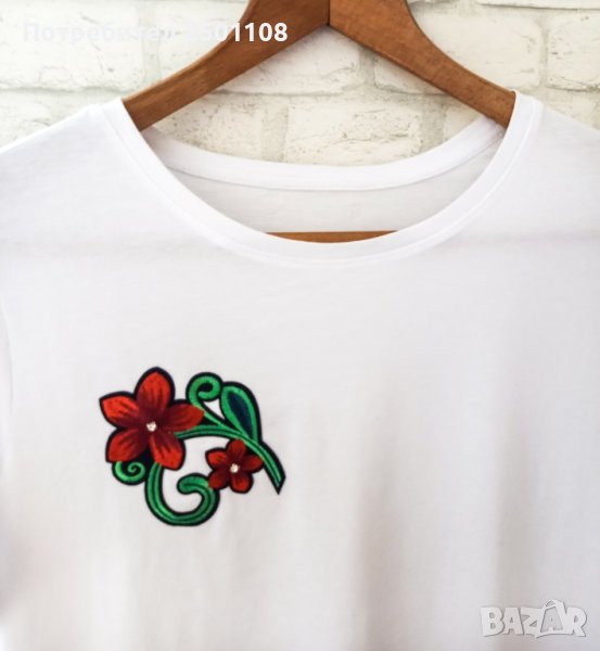 Тениска с емблема цвете , снимка 1