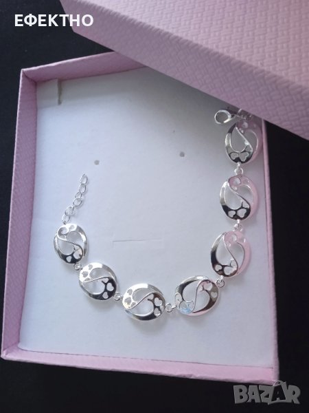 Нова, сребърна гривна с малки плочки от сърца. В подарчна кутия, снимка 1