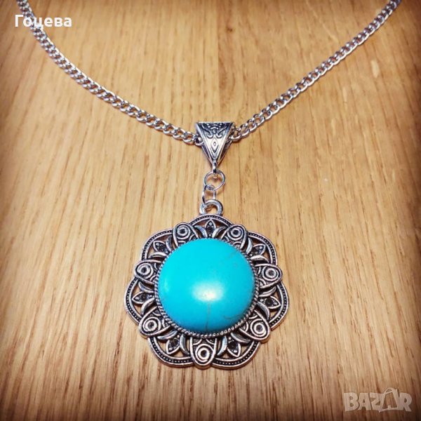 Прелестен филигранен медальон с голям Тюркоаз и орнаменти в цвят Антично сребро, снимка 1
