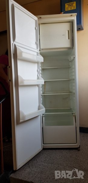 Голям хладилник AEG с камера 312 литра, снимка 1