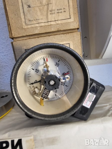 електро контактен манометър за налягане  Ф100  до 60 атмосфери TGL кл.1. Включва и изключва, снимка 1