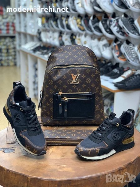 Дамски комплект спортни обувки портфейл и раница Louis Vuitton код 26, снимка 1