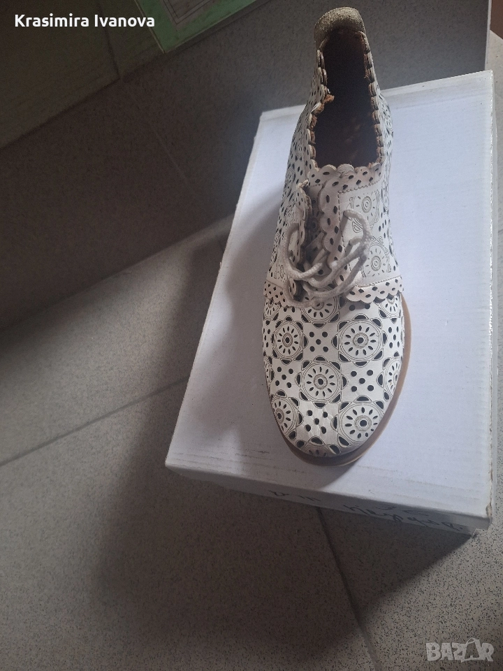 нови обувки Мегияс естествена кожа с перфорация, снимка 1