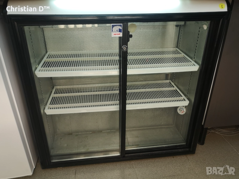 Подбарова хладилна витрина , снимка 1