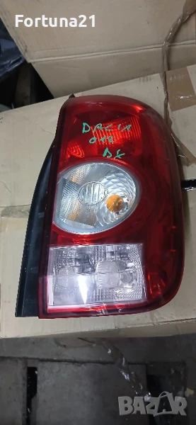 Dacia Duster - десен. стоп, снимка 1