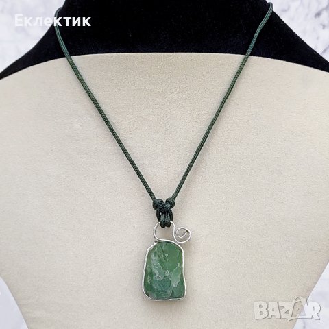 Колиета със суров зелен флуорит, снимка 4 - Колиета, медальони, синджири - 44103196