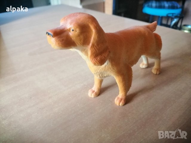 Продавам статуетка пластика на куче