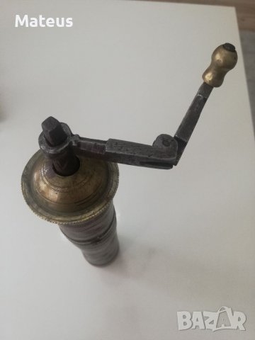 Стара турска ръчна мелница за кафе, снимка 10 - Антикварни и старинни предмети - 37126517