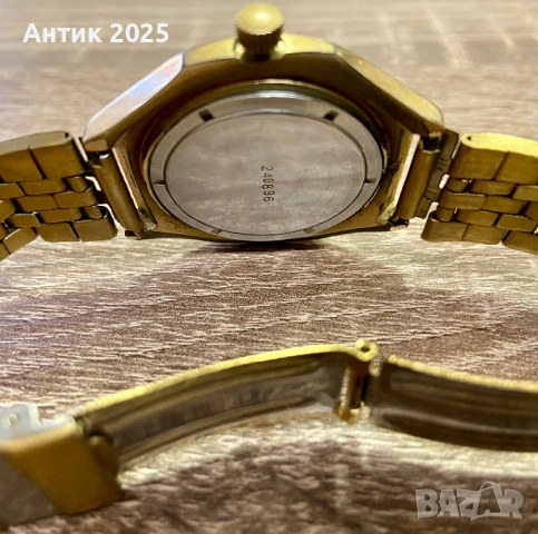 Часовник „Командирски“ СССР, 17 камъка, позлатен, с дата – оригинал, работещ, снимка 2 - Мъжки - 53603079