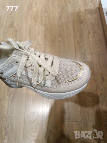 обувки , снимка 2 - Дамски ежедневни обувки - 43587585