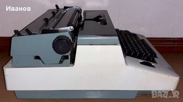 Robotron 202 Електрическа пишеща машина, снимка 7 - Друга електроника - 27234404