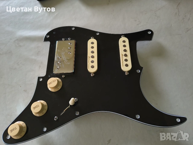 Fender оборудван пикгард