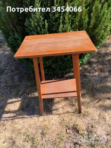 Дървена масичка на повече от 80г., снимка 4 - Антикварни и старинни предмети - 51318615