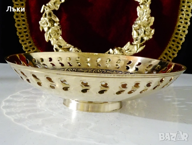 Повдигната бронзова фруктиера с Паун,цветен клетъчен емайл. , снимка 4 - Антикварни и старинни предмети - 52417558