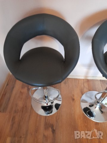 Бар стол- 2 бр.