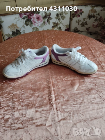 Дамски маратонки NIKE 37.5 номер, снимка 5 - Маратонки - 53377681