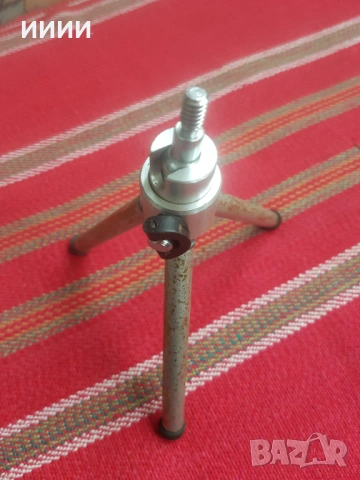 Тринога статив за фотоапарат , снимка 2 - Чанти, стативи, аксесоари - 53229488