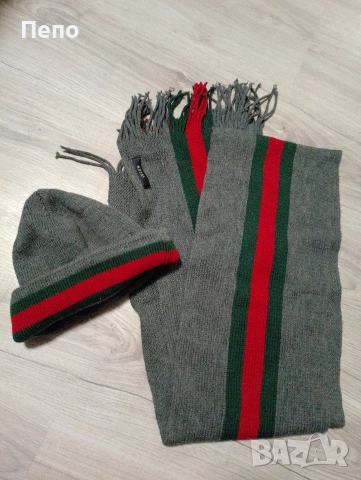 Шапка и шал Gucci