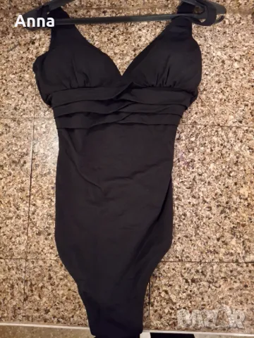 Цял бански, снимка 1