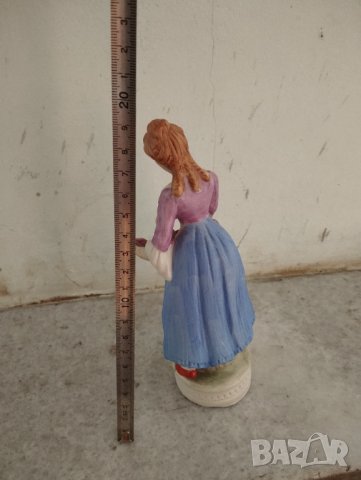 порцеланова статуетка, снимка 3 - Статуетки - 43723359