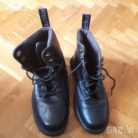 Dr. Martens естествена кожа 41 номер , снимка 2 - Мъжки боти - 39560634